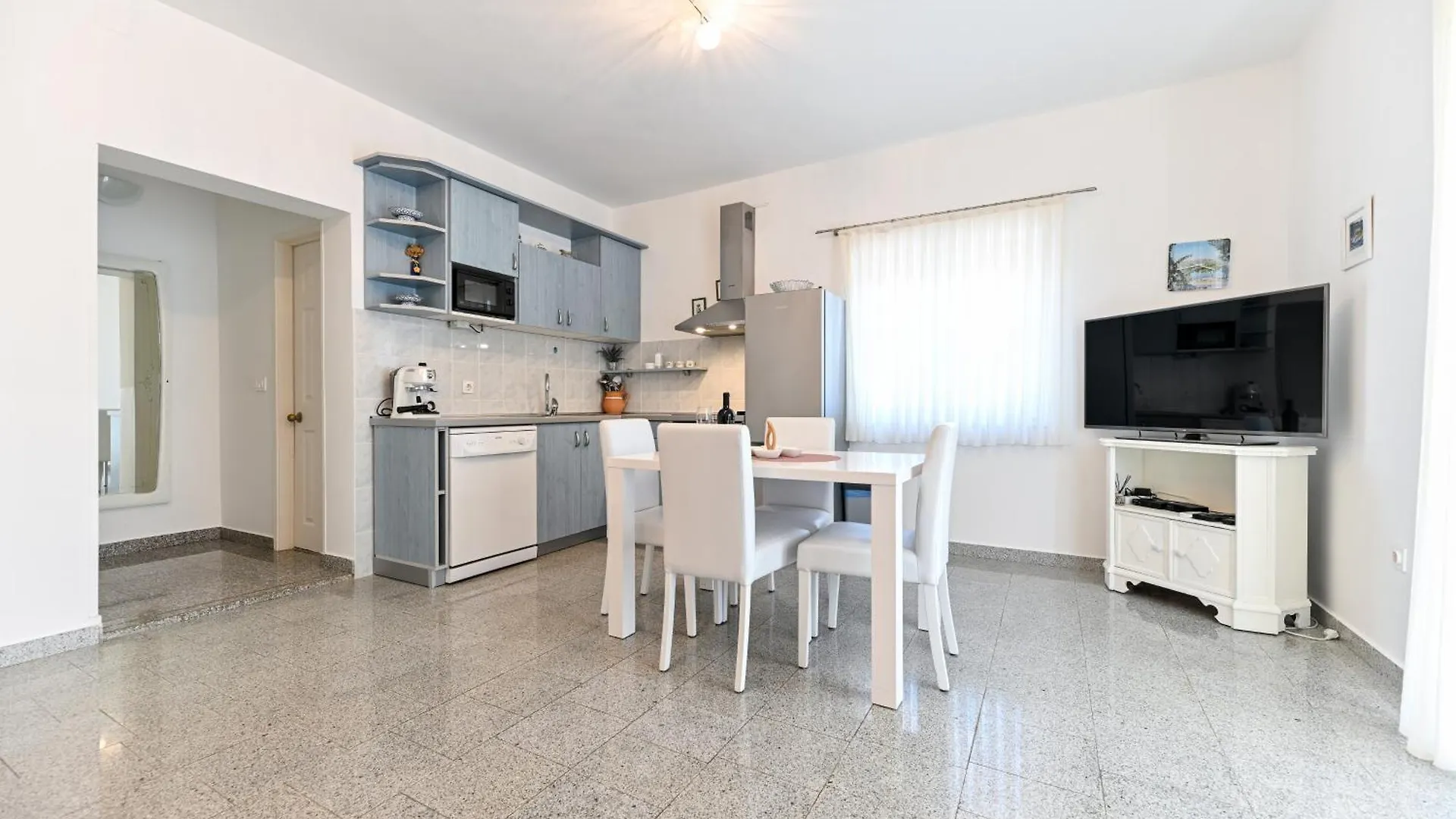 Apartments Martom 1 Seline