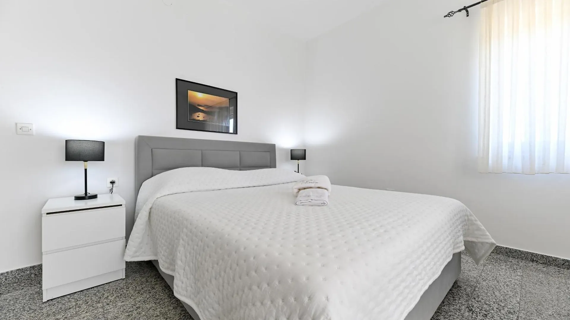 Apartments Martom 1 Seline 0*,  Croatia